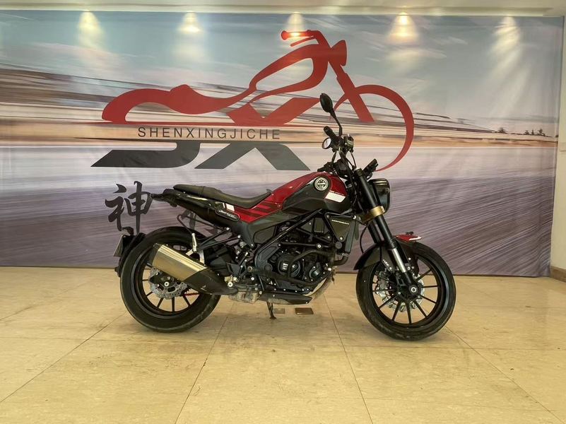 二手贝纳利幼狮 Leoncino 250