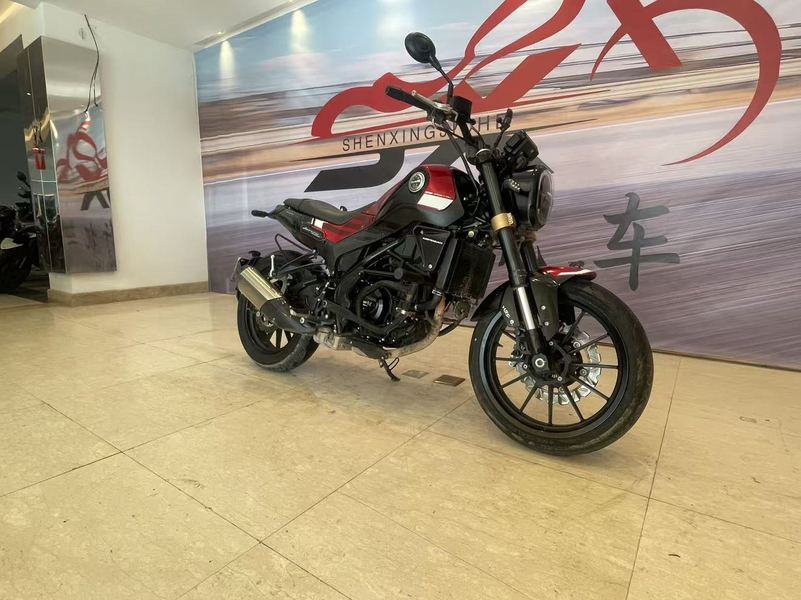 二手贝纳利幼狮 Leoncino 250