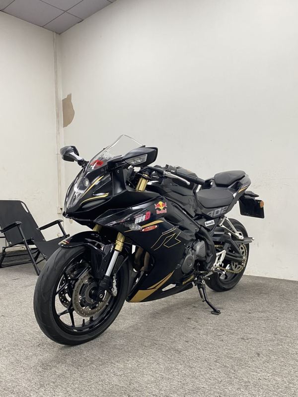 二手贝纳利龙卷风 Tornado 302R