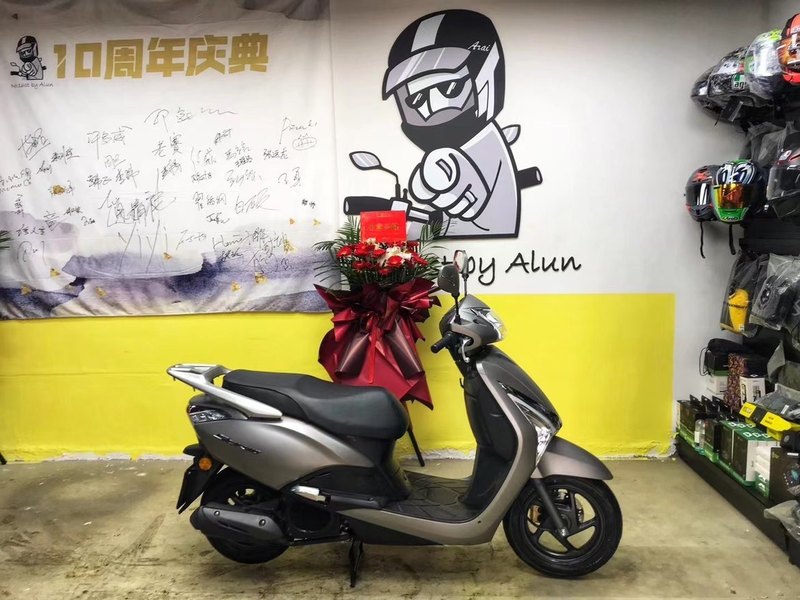 二手五羊本田SCR110 佳御