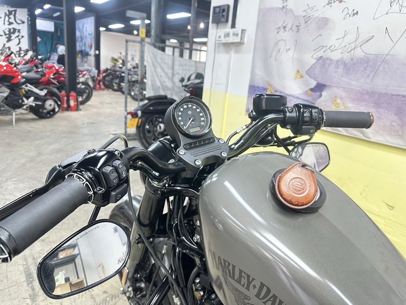 二手哈雷戴维森Iron883 硬汉