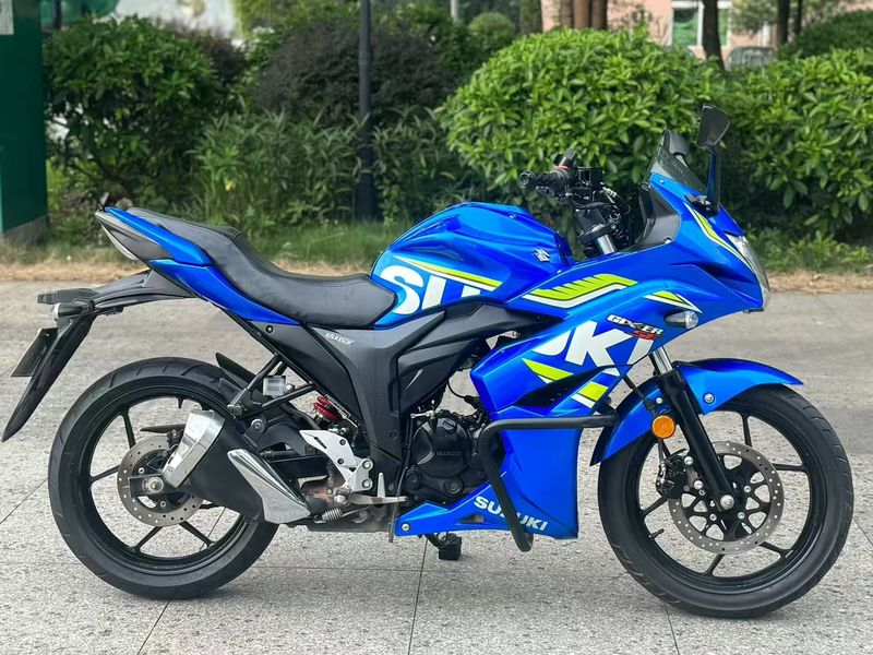 二手济南铃木极客飒 Gixxer 155