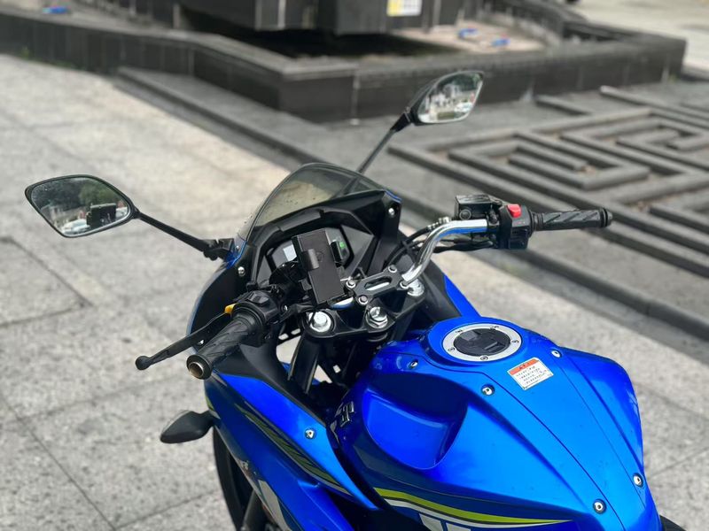 二手济南铃木极客飒 Gixxer 155