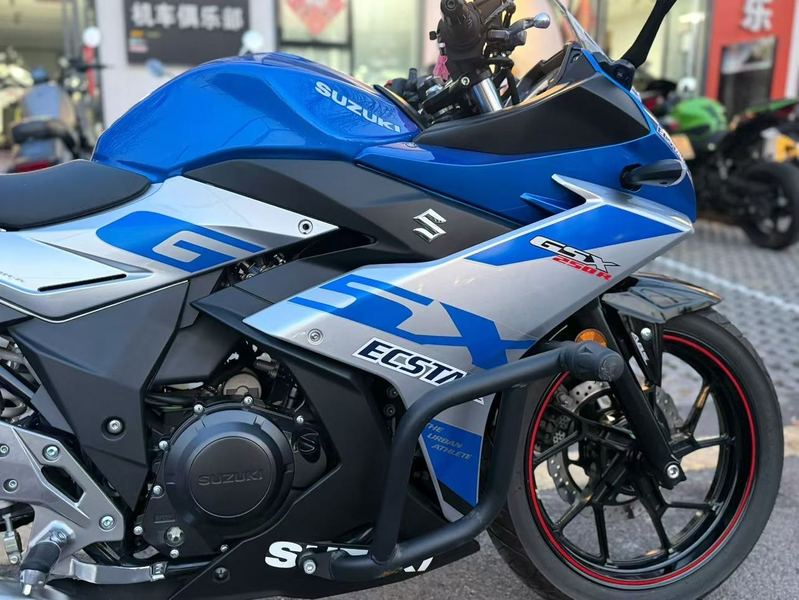 二手豪爵铃木GSX250R