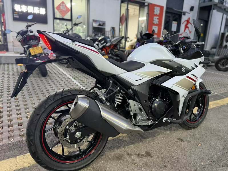二手豪爵铃木GSX250R