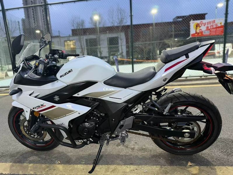 二手豪爵铃木GSX250R