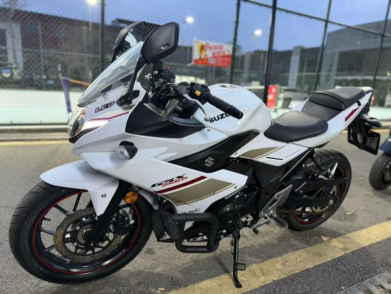 二手豪爵铃木GSX250R