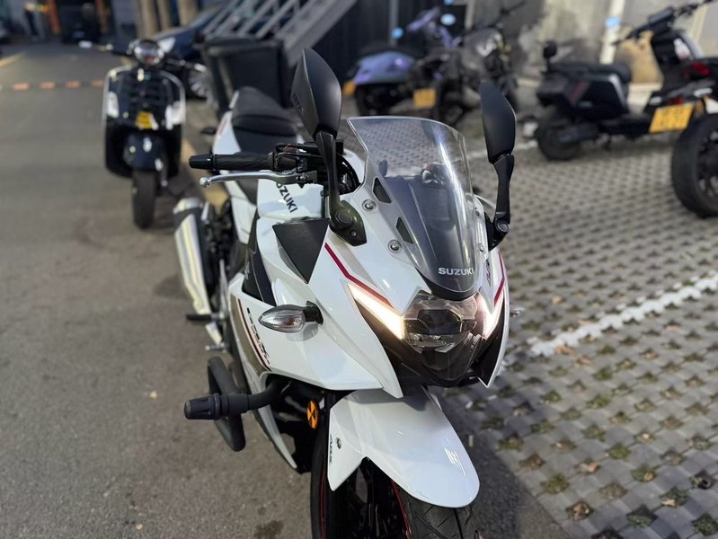 二手豪爵铃木GSX250R