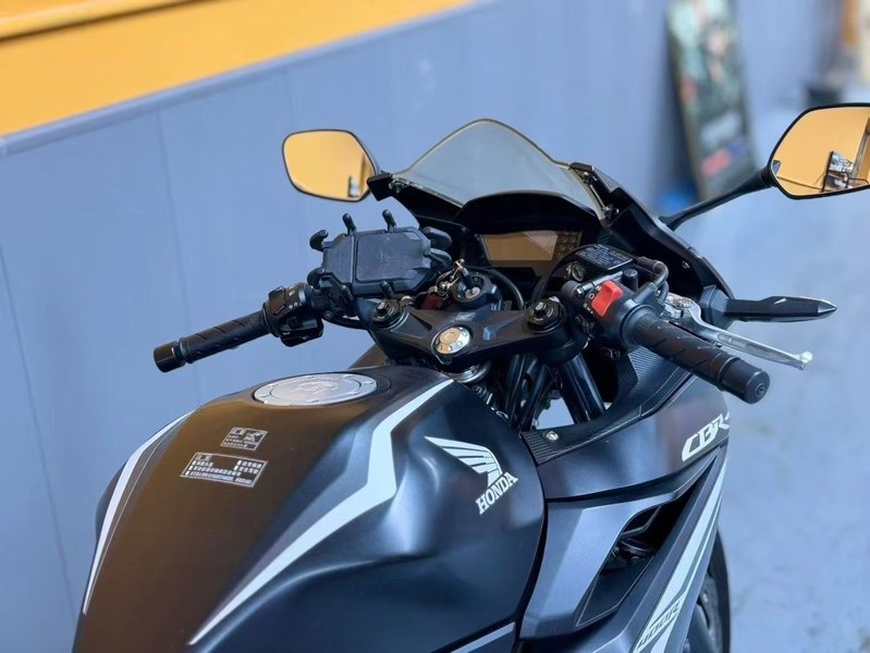 二手本田CBR400R