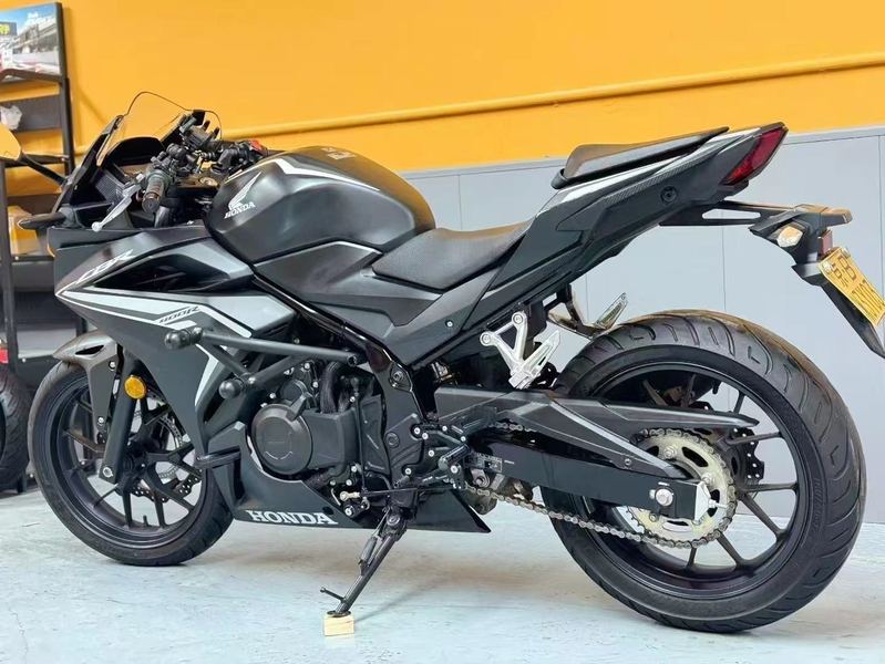 二手本田CBR400R