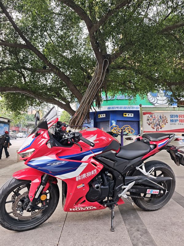 二手本田CBR400R