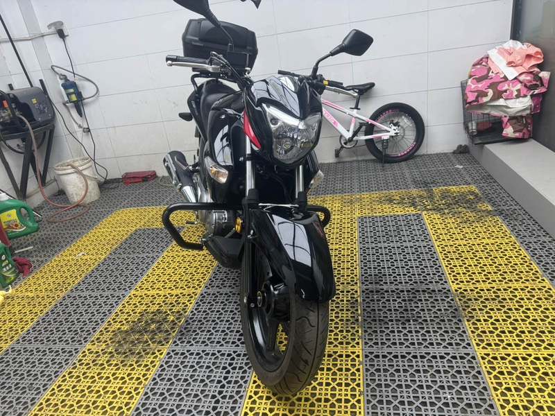 二手豪爵铃木骊驰 GW250