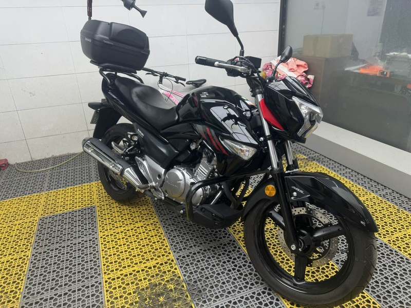 二手豪爵铃木骊驰 GW250