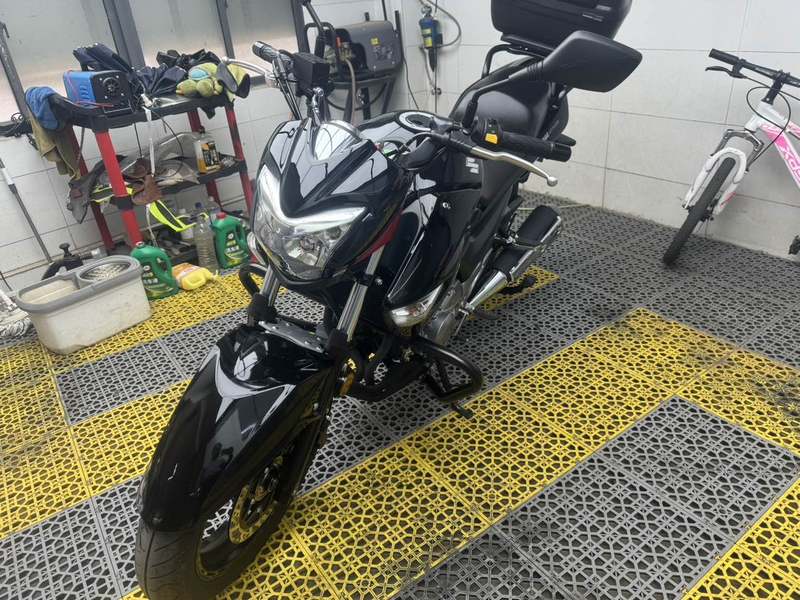 二手豪爵铃木骊驰 GW250