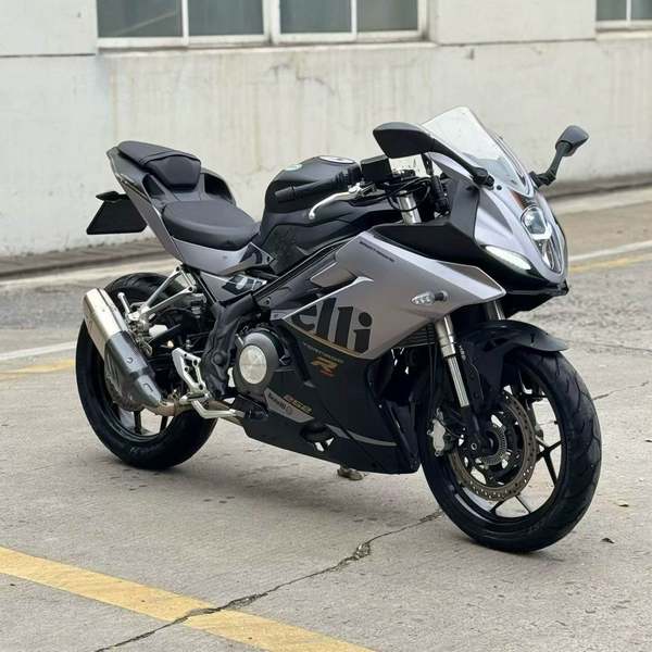 二手贝纳利龙卷风 Tornado 252R