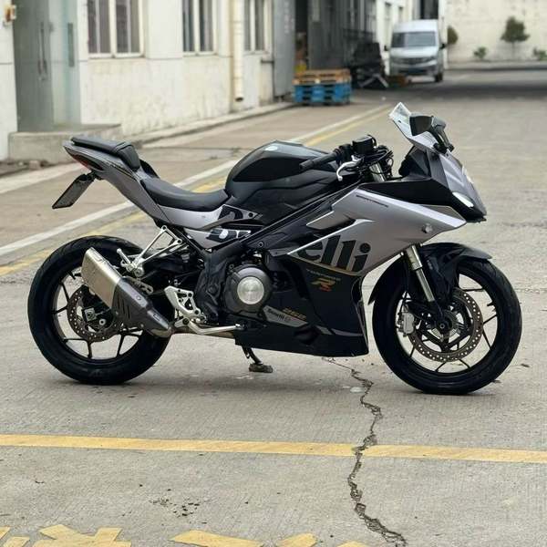 二手贝纳利龙卷风 Tornado 252R