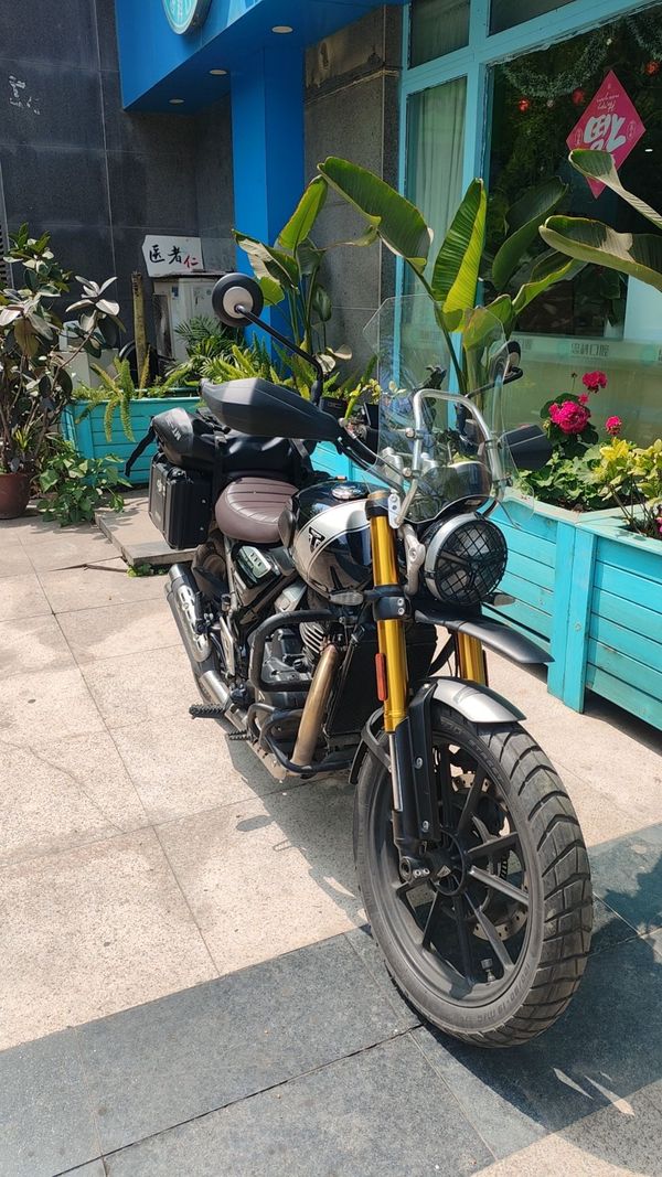 二手凯旋Scrambler 400 X