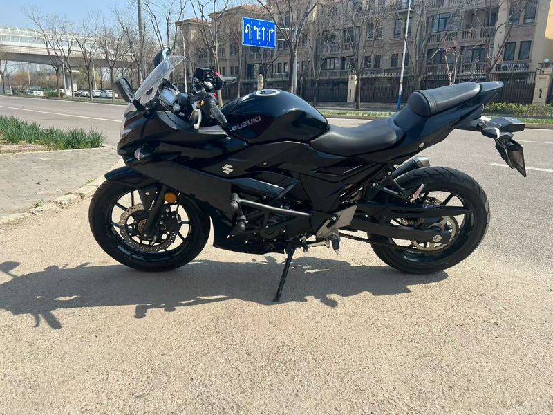 二手豪爵铃木GSX250R