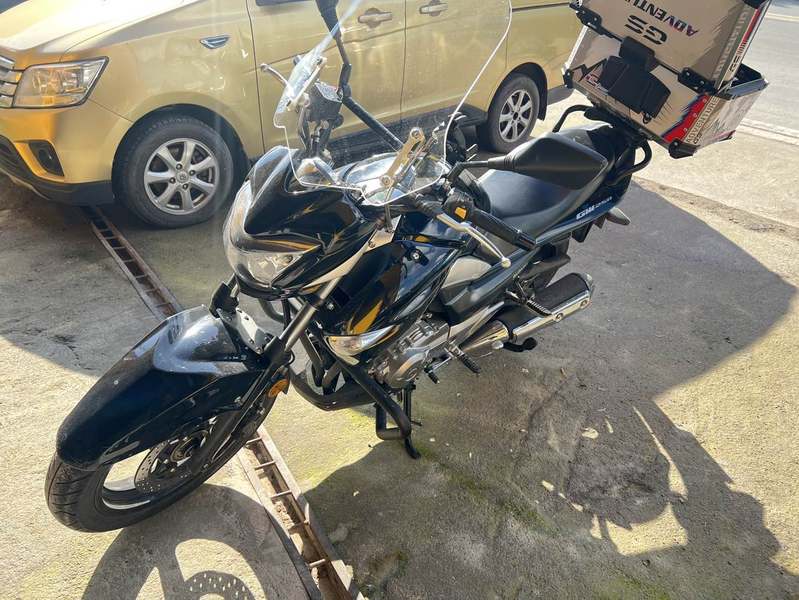 二手豪爵铃木骊驰 GW250