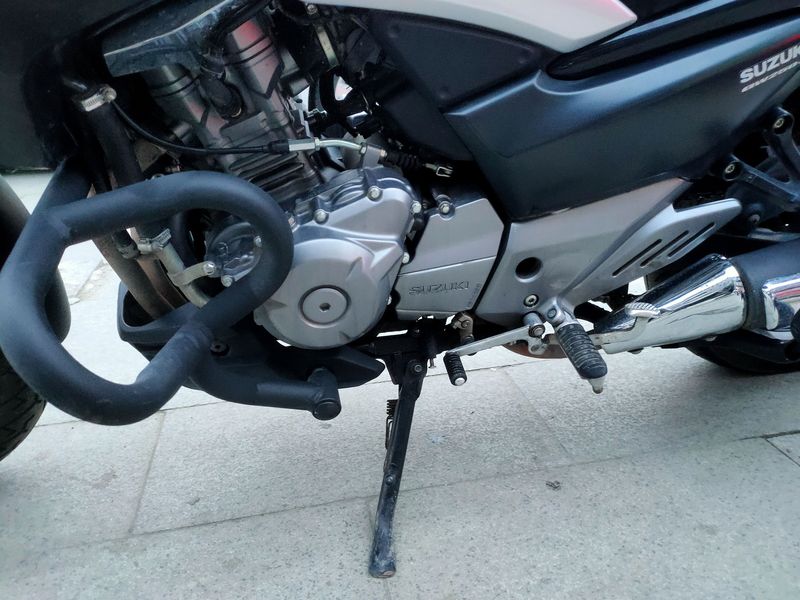 二手豪爵铃木骊驰 GW250