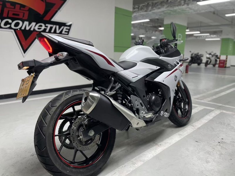 二手豪爵铃木GSX250R