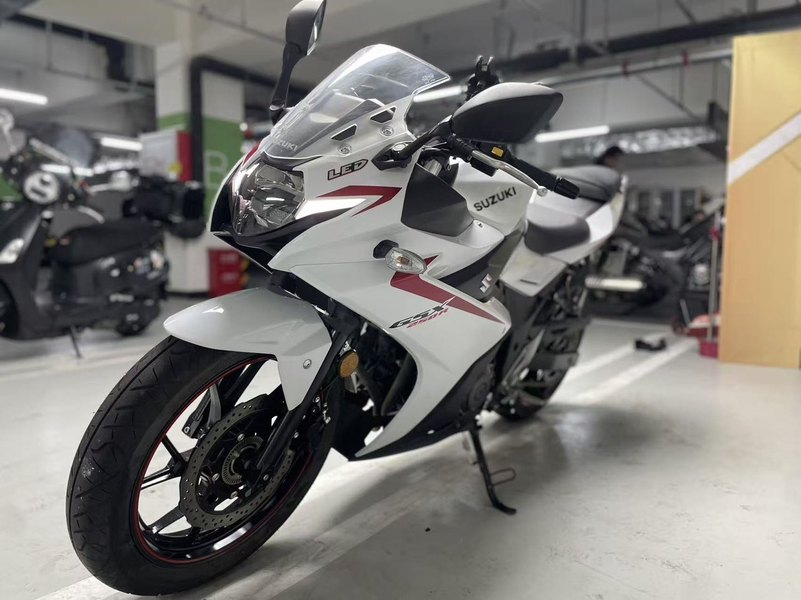 二手豪爵铃木GSX250R
