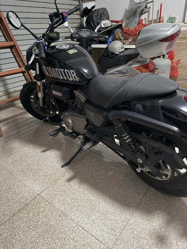 二手QJMOTOR闪300