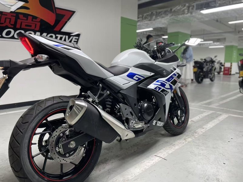 二手豪爵铃木GSX250R