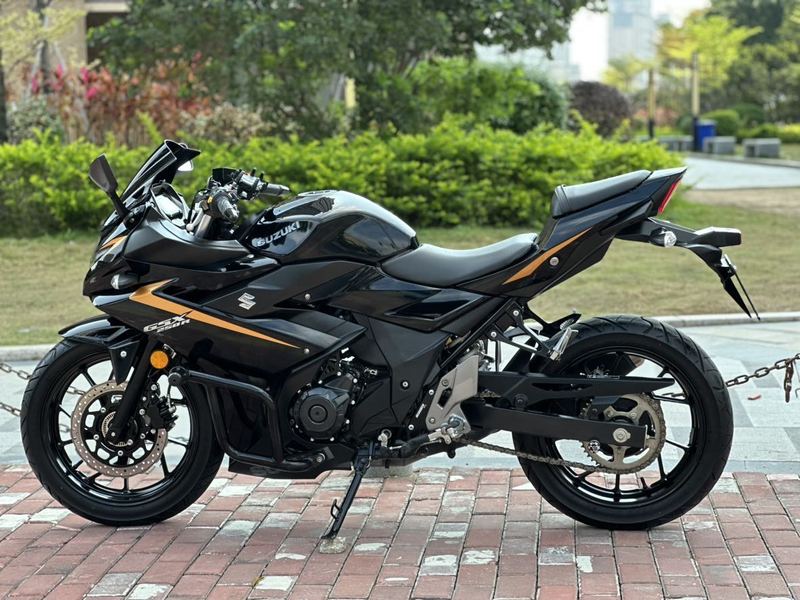 二手豪爵铃木GSX250R