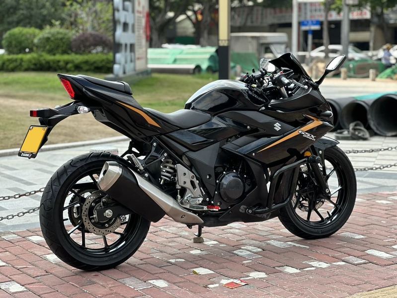 二手豪爵铃木GSX250R