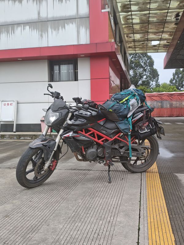 二手贝纳利红宝龙 TNT150i