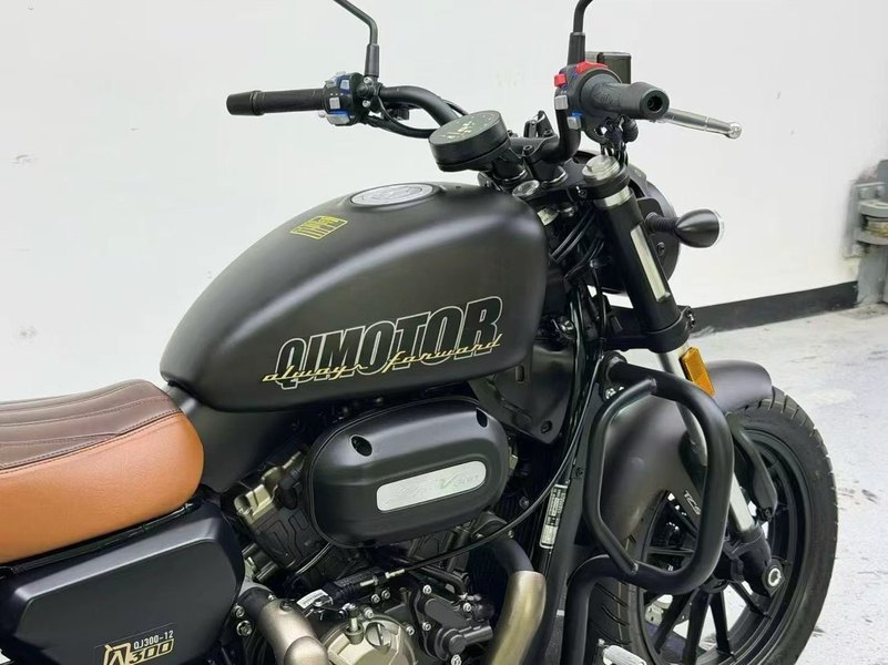 二手QJMOTOR闪300