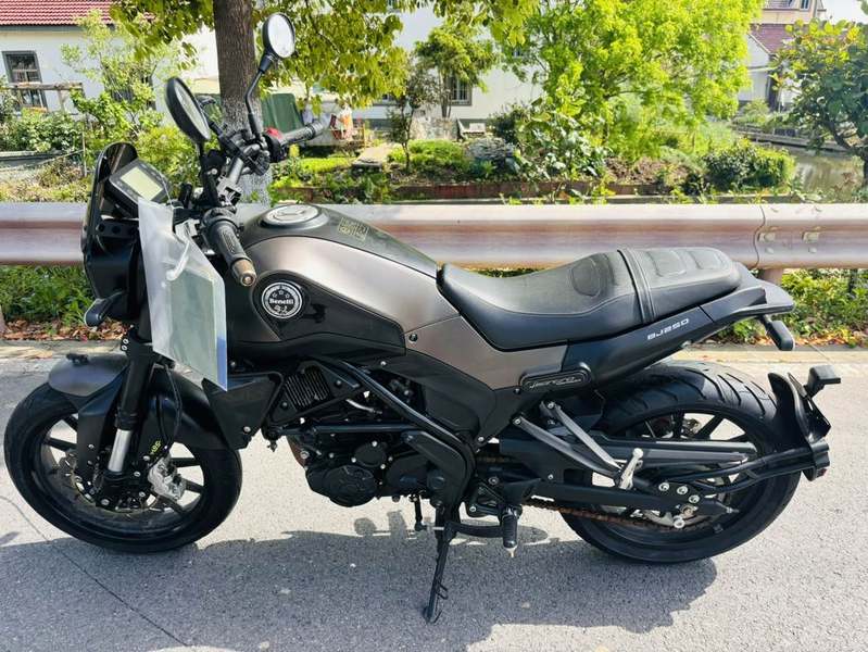 二手贝纳利幼狮 Leoncino 250