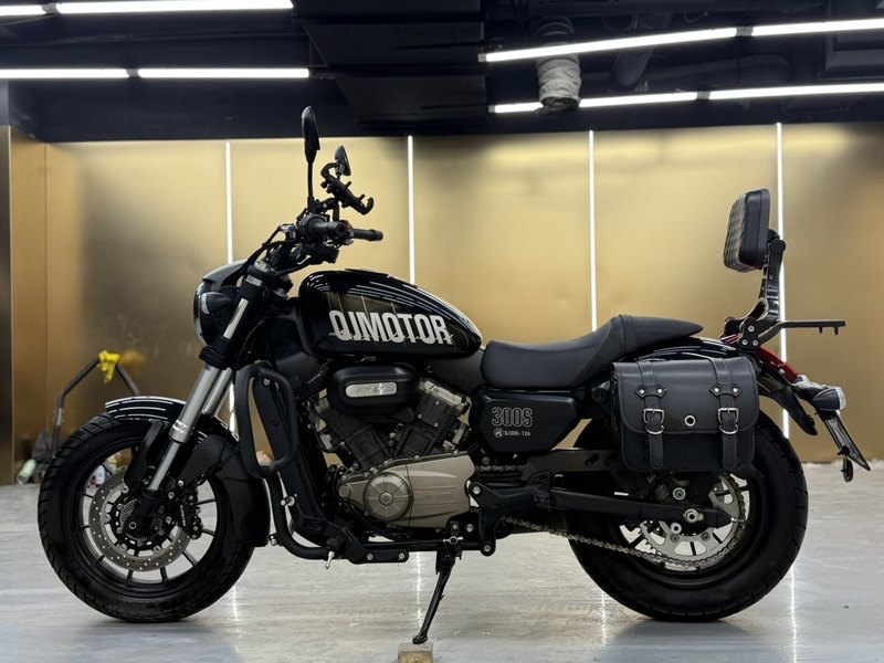 二手QJMOTOR闪300
