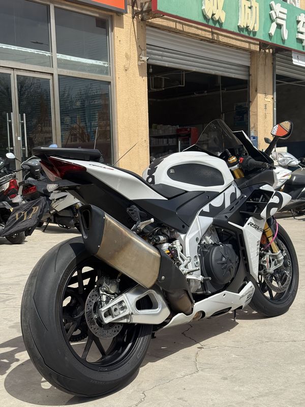 二手阿普利亚RSV4