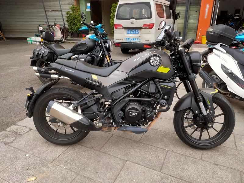 二手贝纳利幼狮 Leoncino 250