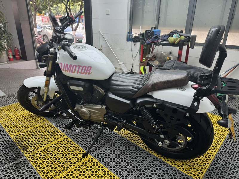二手QJMOTOR闪300