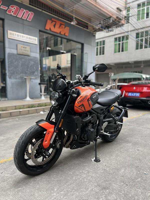 二手凯旋Trident 660