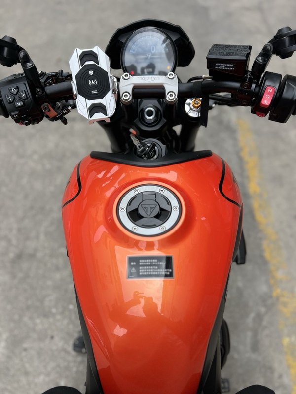 二手凯旋Trident 660