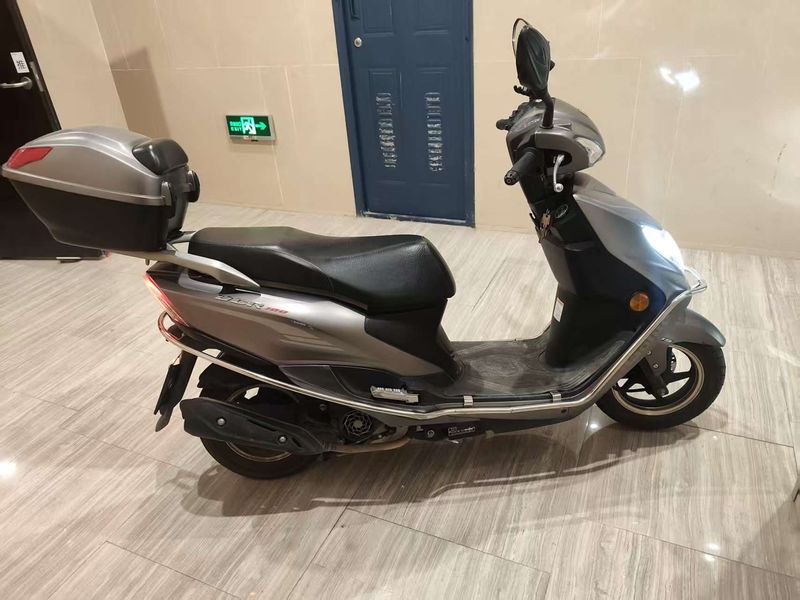 二手豪爵UCR100