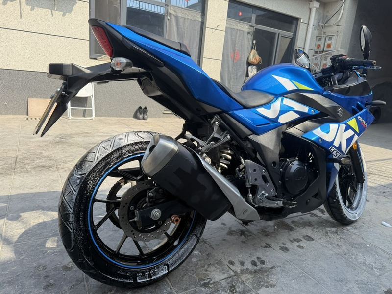二手豪爵铃木GSX250R