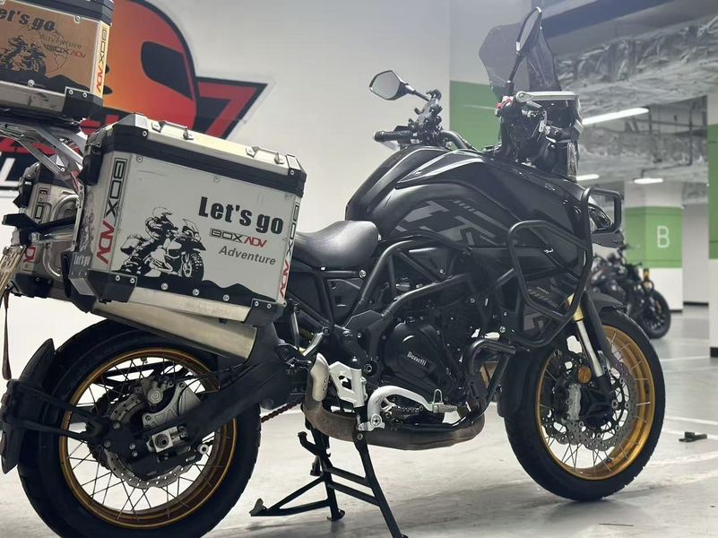 二手贝纳利TRK702