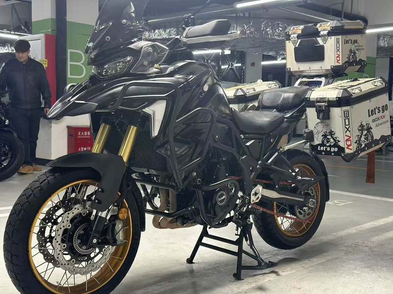 二手贝纳利TRK702