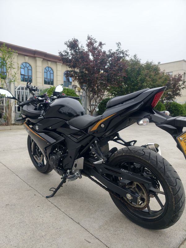 二手豪爵铃木GSX250R