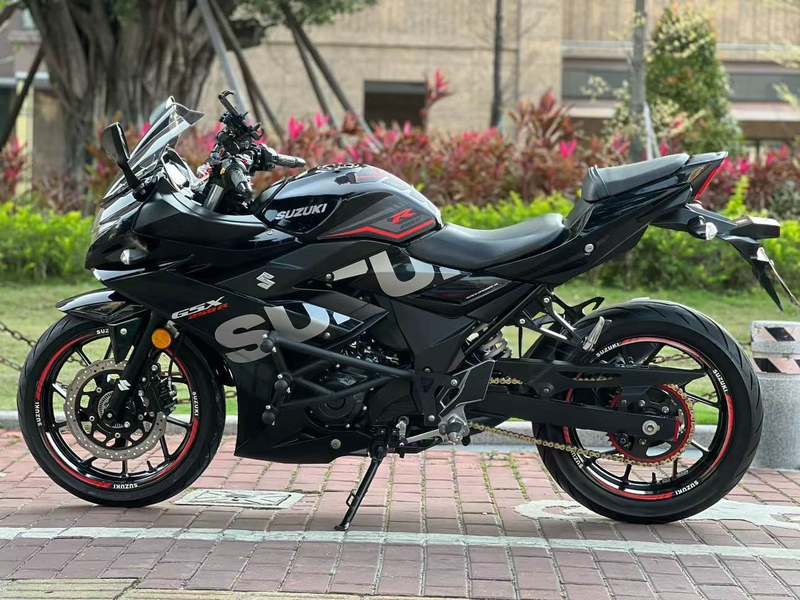 二手豪爵铃木GSX250R