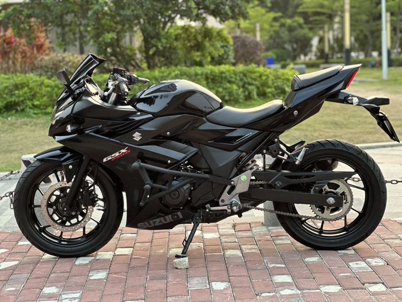 二手豪爵铃木GSX250R