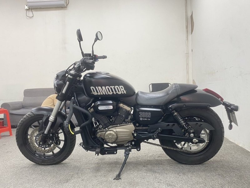 二手QJMOTOR闪300