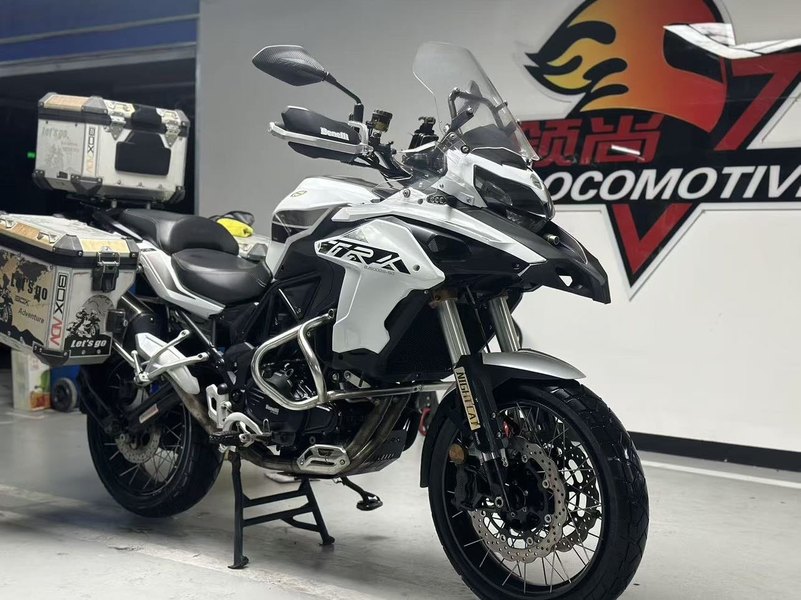 二手贝纳利金鹏 TRK502