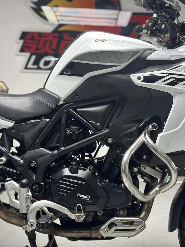 二手贝纳利金鹏 TRK502