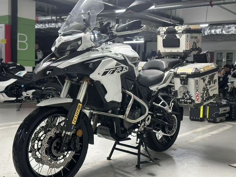 二手贝纳利金鹏 TRK502